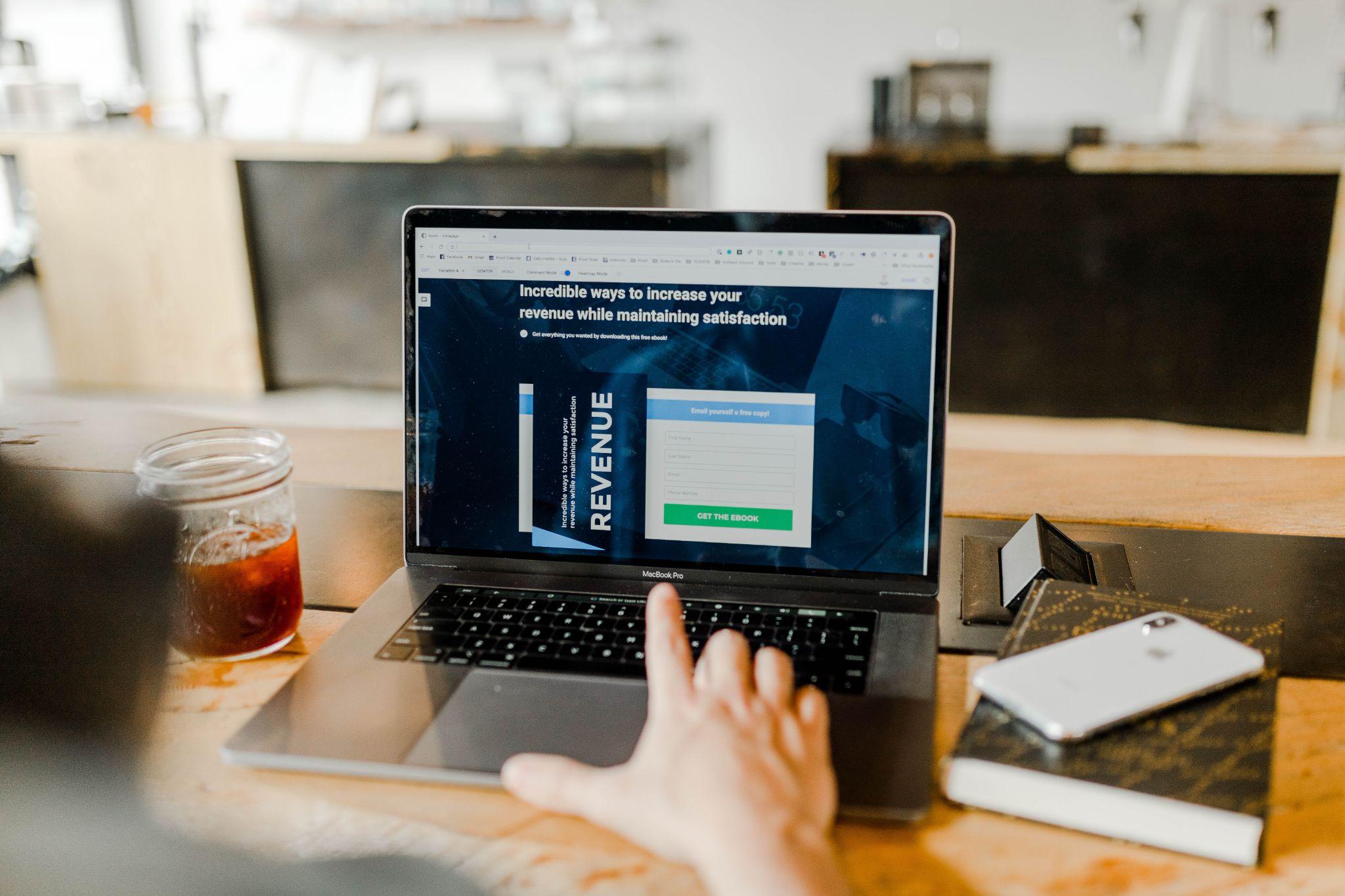 saas finance